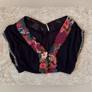 FREE PEOPLE BLACK CROP TOP SIZE 6